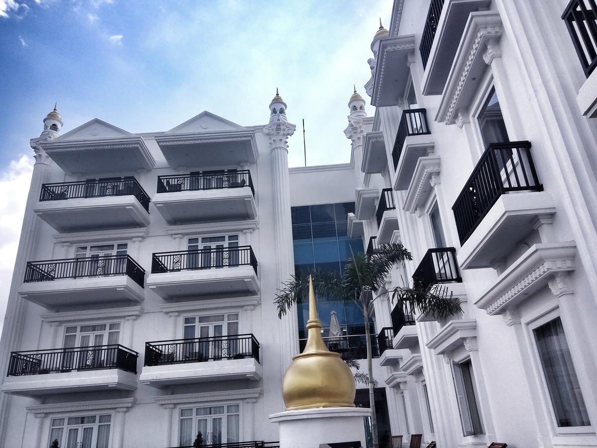 Tara Hotel Yogyakarta Tugu Exterior photo